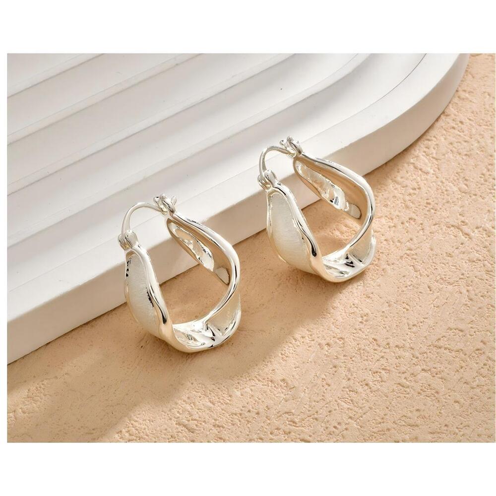 U-shaped brushed ear clips